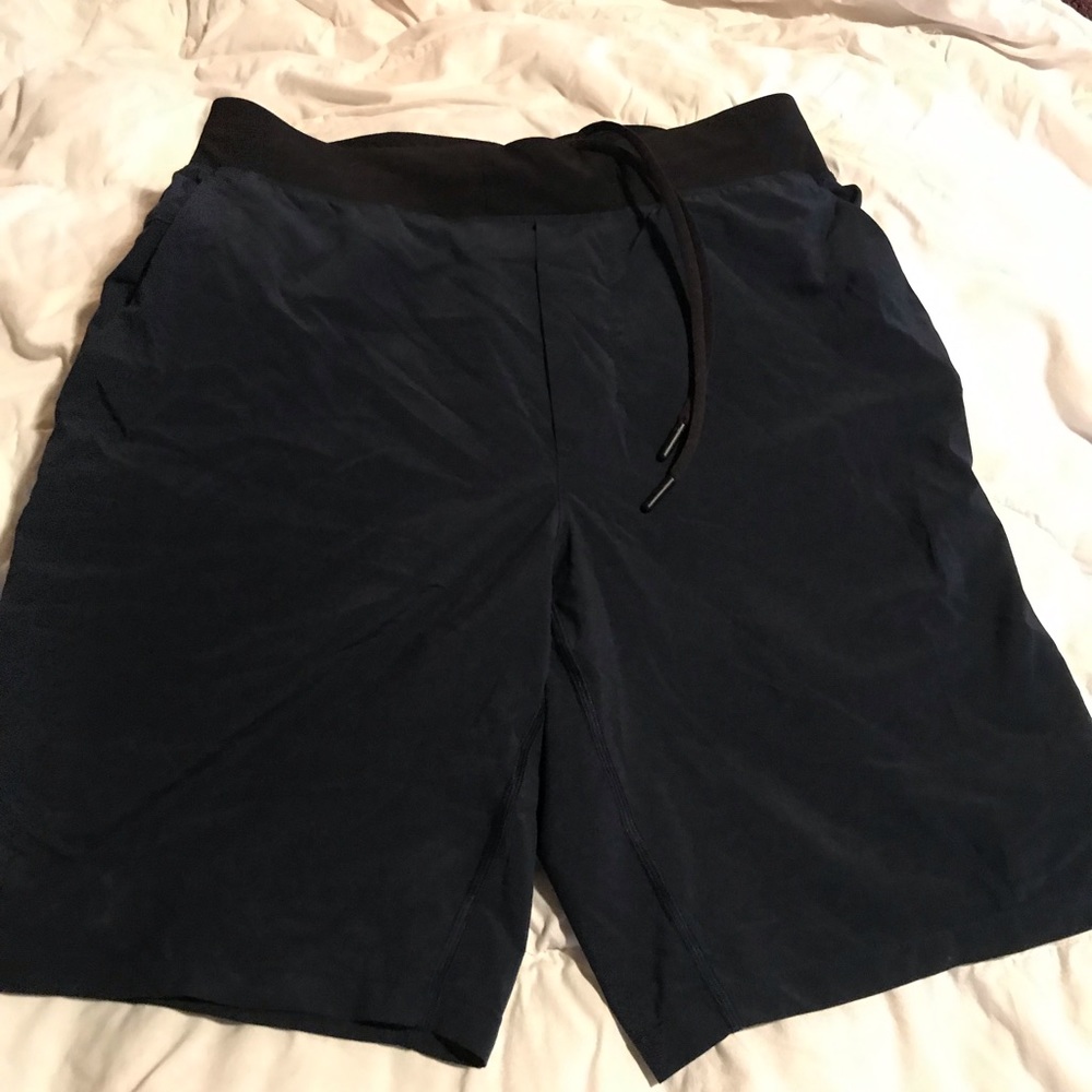 Men's lululemon shorts size medium